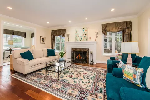 Living - 711 Jackson Ave, River Forest, IL 60305 photo 1 of 5