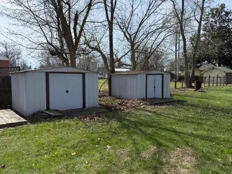 Exterior - 417 S 22nd St, Herrin, IL 62948 photo 6 of 8