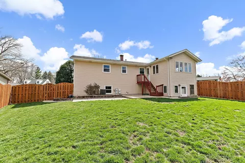 Exterior - 47 Lockman Cir, Elgin, IL 60123 photo 4 of 5