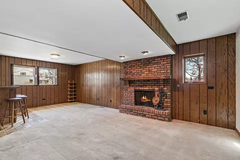 Living - 47 Lockman Cir, Elgin, IL 60123 photo 5 of 6