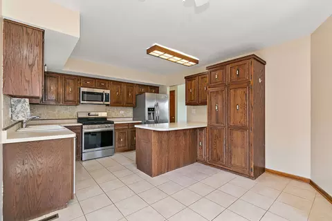 Kitchen - 47 Lockman Cir, Elgin, IL 60123 photo 1 of 1