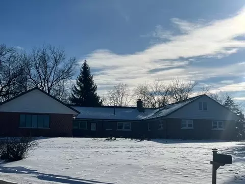 8035 Pluskota Dr, Orland Park, IL 60462