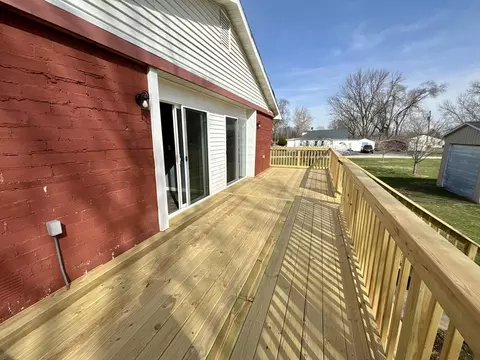Exterior - 702 4th Ave, Ottawa, IL 61350 photo 4 of 4