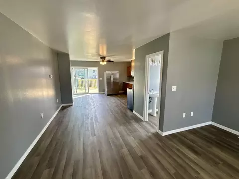 Living - 702 4th Ave, Ottawa, IL 61350 photo 1 of 5