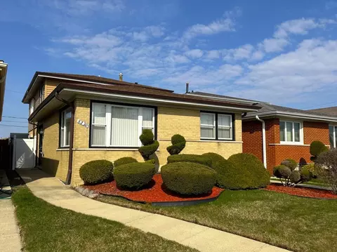 8220 S Mozart St, Chicago, IL 60652