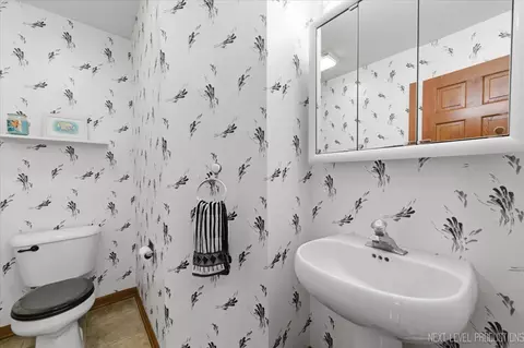 Bath - 1107 Pember Cir, West Dundee, IL 60118 photo 1 of 3