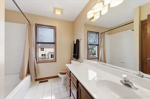Bath - 1107 Pember Cir, West Dundee, IL 60118 photo 3 of 3