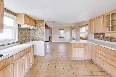 Kitchen - 5115 Parkview Dr, Mccullom Lake, IL 60050 photo 4 of 4