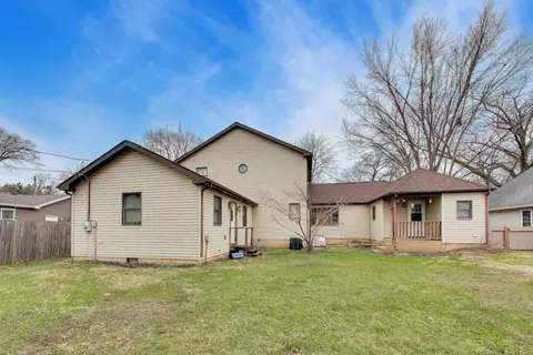 Exterior - 5115 Parkview Dr, Mccullom Lake, IL 60050 photo 5 of 8