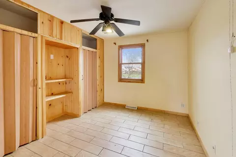 Bedroom - 5115 Parkview Dr, Mccullom Lake, IL 60050 photo 1 of 8