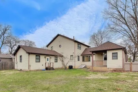 Exterior - 5115 Parkview Dr, Mccullom Lake, IL 60050 photo 4 of 8