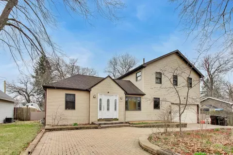 Exterior - 5115 Parkview Dr, Mccullom Lake, IL 60050 photo 2 of 8