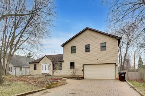 Exterior - 5115 Parkview Dr, Mccullom Lake, IL 60050 photo 3 of 8