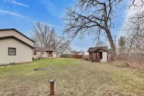 Exterior - 5115 Parkview Dr, Mccullom Lake, IL 60050 photo 7 of 8