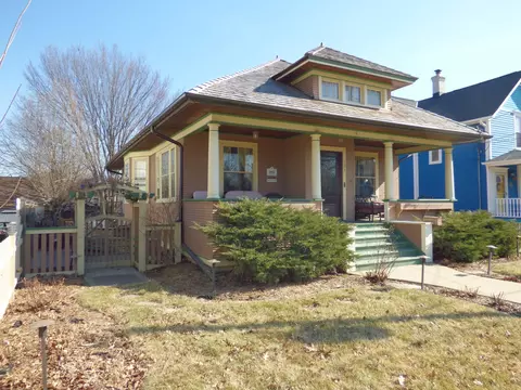 Exterior - 121 Monroe Ave, Elgin, IL 60123 photo 5 of 10
