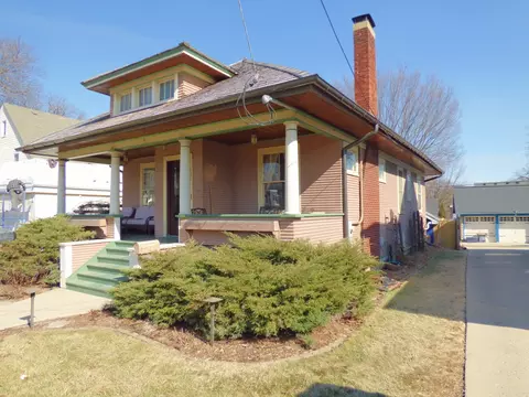 Exterior - 121 Monroe Ave, Elgin, IL 60123 photo 8 of 10