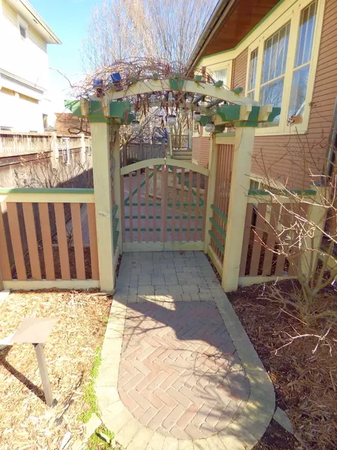 Exterior - 121 Monroe Ave, Elgin, IL 60123 photo 6 of 10