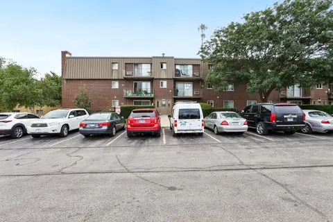 Exterior - 586 Fairway View Dr #1A, Wheeling, IL 60090 photo 5 of 5