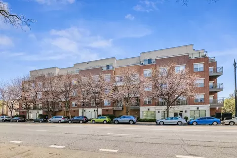 1155 W Roosevelt Rd #304, Chicago, IL 60608