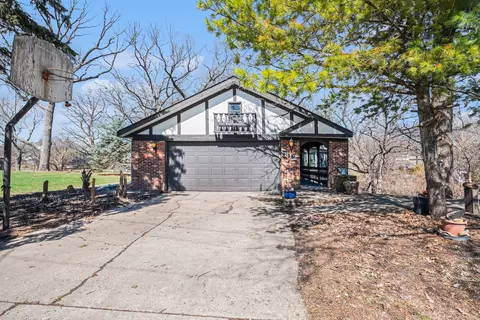 812 Sunset Dr, Shorewood, IL 60404