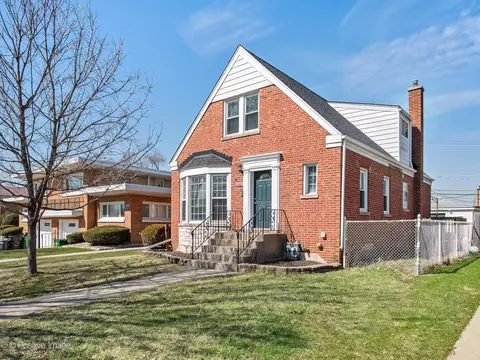 10264 Pelham St, Westchester, IL 60154