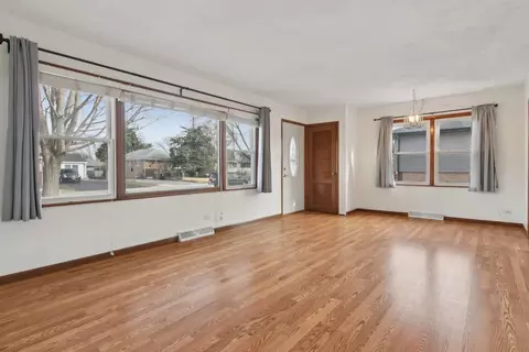 Living - 7416 S Thomas Ave, Bridgeview, IL 60455 photo 5 of 6
