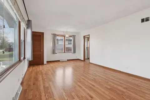 Living - 7416 S Thomas Ave, Bridgeview, IL 60455 photo 6 of 6