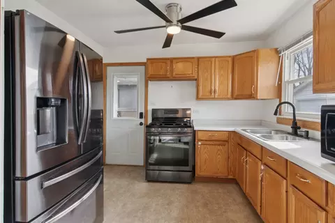 Kitchen - 7416 S Thomas Ave, Bridgeview, IL 60455 photo 3 of 3