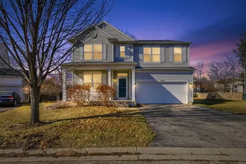 1053 Walker Ct, Antioch, IL 60002