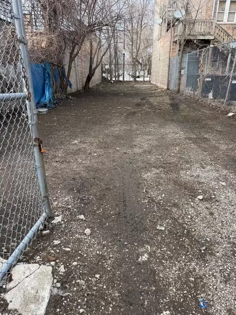 1719 E 79th St, Chicago, IL 60649