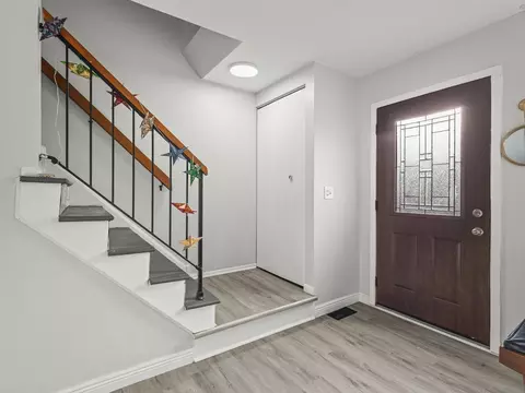 Entry Way - 1086 Cascade Dr, Aurora, IL 60506 photo 2 of 2