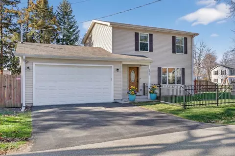 35737 N Hunt Ave, Ingleside, IL 60041