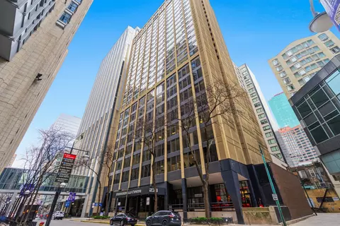 233 Erie St #1602, Chicago, IL 60611