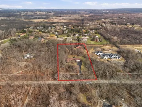 40335 N Mill Creek Rd, Old Mill Creek, IL 60083