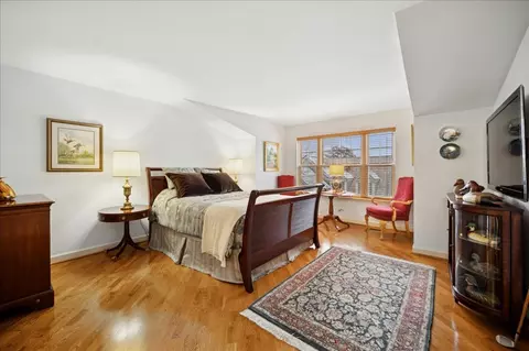 Bedroom - 2710 Langley Cir, Glenview, IL 60025 photo 2 of 2