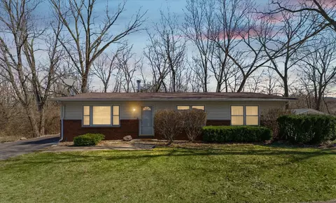 646 N Cove Ct, Decatur, IL 62521