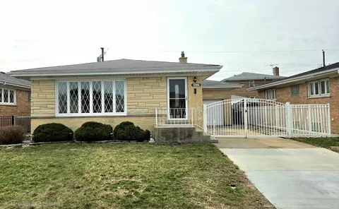 8517 W Carmen Ave, Chicago, IL 60656