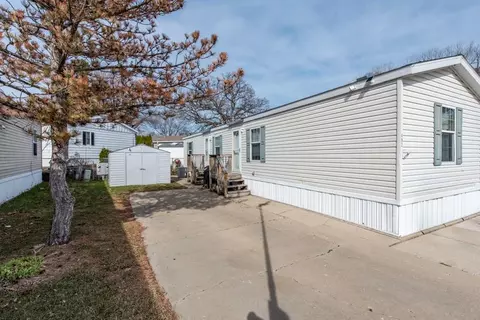 38569 N Sheridan Rd #492, Beach Park, IL 60099