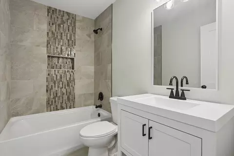 Bath - 3520 William St, Steger, IL 60475 photo 1 of 4
