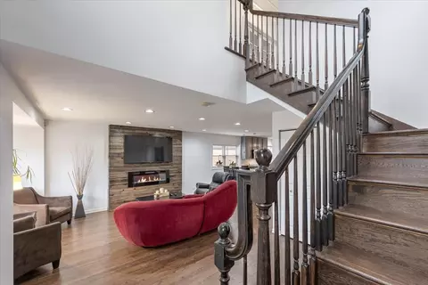 Entry Way - 5877 N Central Ave, Chicago, IL 60646 photo 3 of 3