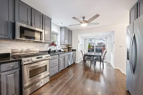 Kitchen - 5877 N Central Ave, Chicago, IL 60646 photo 3 of 3