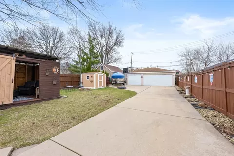 Exterior - 5877 N Central Ave, Chicago, IL 60646 photo 7 of 11