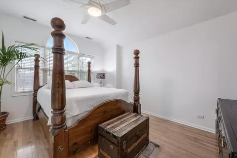 Bedroom - 5877 N Central Ave, Chicago, IL 60646 photo 2 of 4