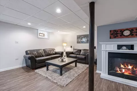 Living - 5877 N Central Ave, Chicago, IL 60646 photo 4 of 4