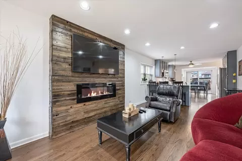 Living - 5877 N Central Ave, Chicago, IL 60646 photo 1 of 4