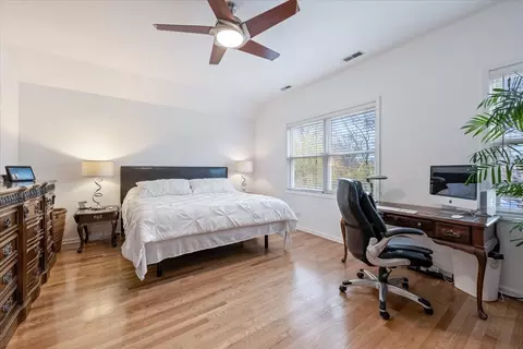 Bedroom - 5877 N Central Ave, Chicago, IL 60646 photo 4 of 4