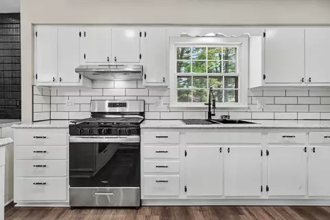 Kitchen - 2303 Brookhaven Dr, Champaign, IL 61821 photo 3 of 4