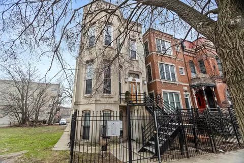 2247 W Monroe St #3, Chicago, IL 60612