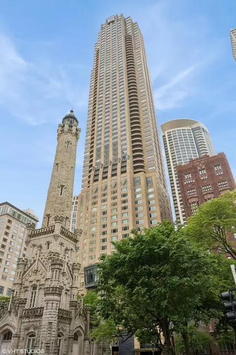 800 N Michigan Ave #2003, Chicago, IL 60611