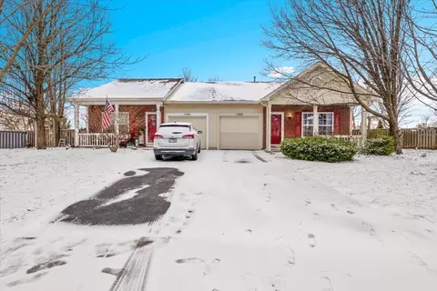 1502 Red Top Ln, Minooka, IL 60447